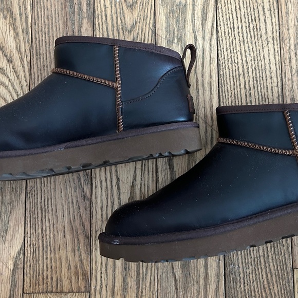UGG Shoes - Ugg Women's Classic Ultra Mini LTHR Regen Size 10